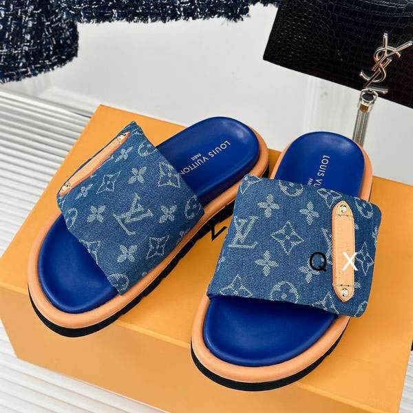 Picture of Louis Vuitton Slippers _SKULVcoloursz35-45JM0126380